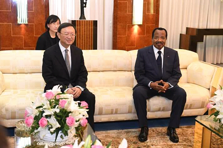 S.E. Yang Jiechi et S.E. Paul Biya (2).jpg